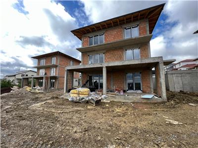 Casa Individuala cu panouri fotovoltaice, situata in Dezmir!