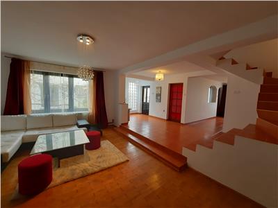 Casa tip duplex, 200 mp, situat in cartierul Europa!