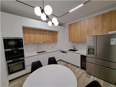 Apartament 3 camere, Modern, situat Central!