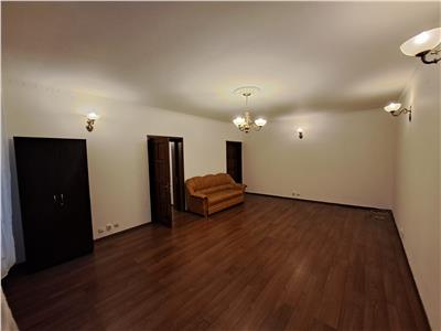 Spatiu pentru birouri, 70 mp utili, situat Central!