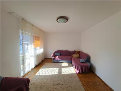 Apartament 3 camere, decomandat, situat in cartierul Zorilor!