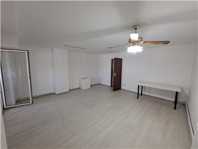 Apartament cu 3 camere, situat in cartierul Iris!