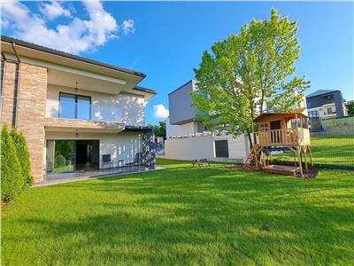 Casa tip duplex, la cheie, situata in cartierul Andrei Muresanu!