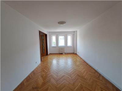 Apartament cu 4 camere, 100 mp utili, situat in cartierul Zorilor!