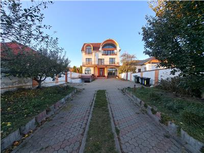 Casa individuala, 646 mp utili + 2000 teren, situata in cartierul Dambul Rotund!