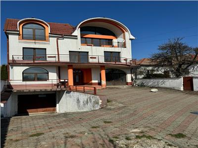 Casa Individuala, 450 mp utili + 2000 teren, situata in cartierul Dambul Rotund!