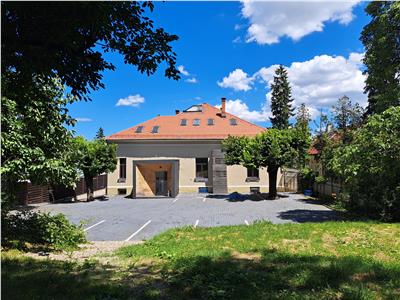 Casa individuala,Birou, 500 mp utili, situata in zona Centrala!