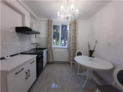 Apartament cu 2 camere, 50 mp, decomandat, situat in zona Semicentrala!