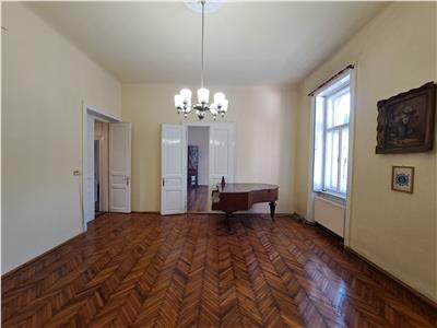 Apartament cu 3 camere, 92 mp utili, situat in zona Semicentrala!