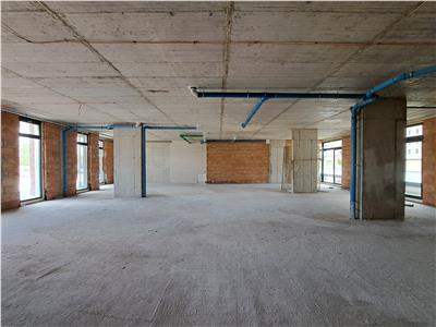 Spatiu comercial, 211 mp utili, situat in cartierul Intre Lacuri!