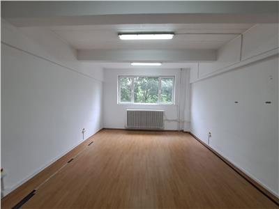 Spatiu pentru birouri, 26 mp utili, situat in cartierul Iris!