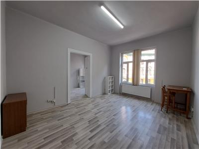 Apartament cu 3 camere, 110 mp utili, situat in zona Centrala!