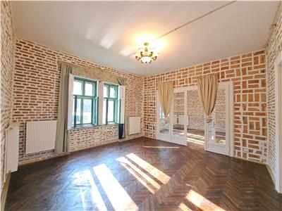 Apartament cu 3 camere, 103 mp utili, situat in zona Semicentrala!