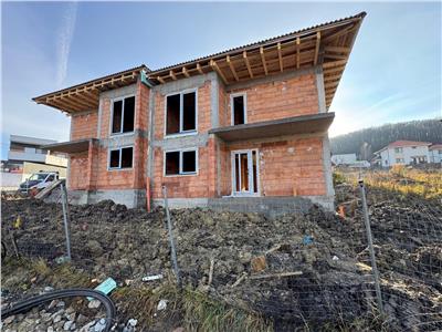 Casa Tip Duplex parter+etaj,450 mp de teren, situata in Chinteni!