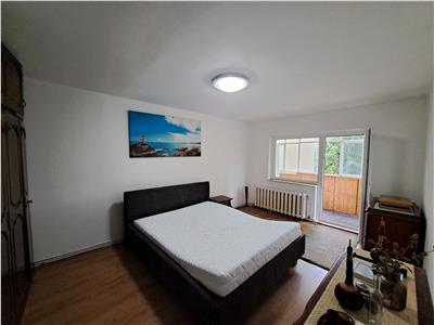 Apartament cu 3 camere, mobilat si utilat, situat in cartierul Zorilor!