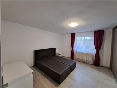Apartament cu 2 camere, Decomandat, situat in cartierul Dambul Rotund!