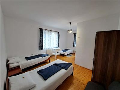 Cladire cu 9 camere, P+E+M, situata in cartierul Zorilor!
