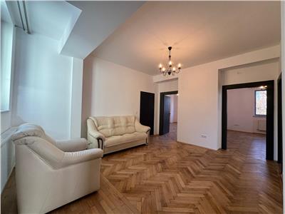 Apartament cu 4 camere, PRIMA INCHIRIERE, 120 mp utili, situat in zona Centrala!